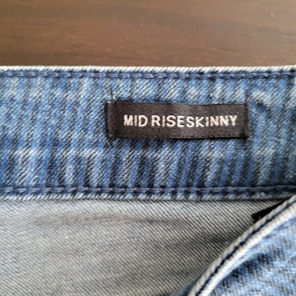 MAX JEANS Sz 4 Mid Rise Skinny Striped Tapered Leg 5 Pocket Style Med Wash New - Picture 8 of 9